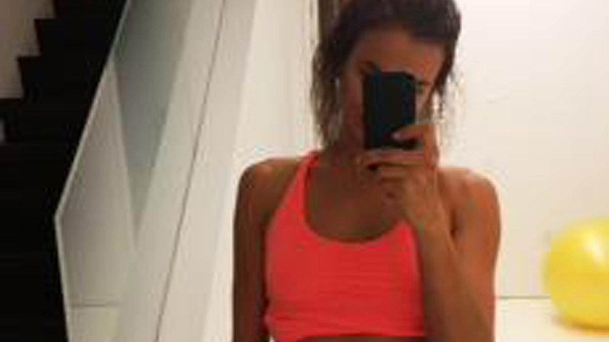 Ronaldos flickvän Irina Shayk sportar knalliga träningskläder.