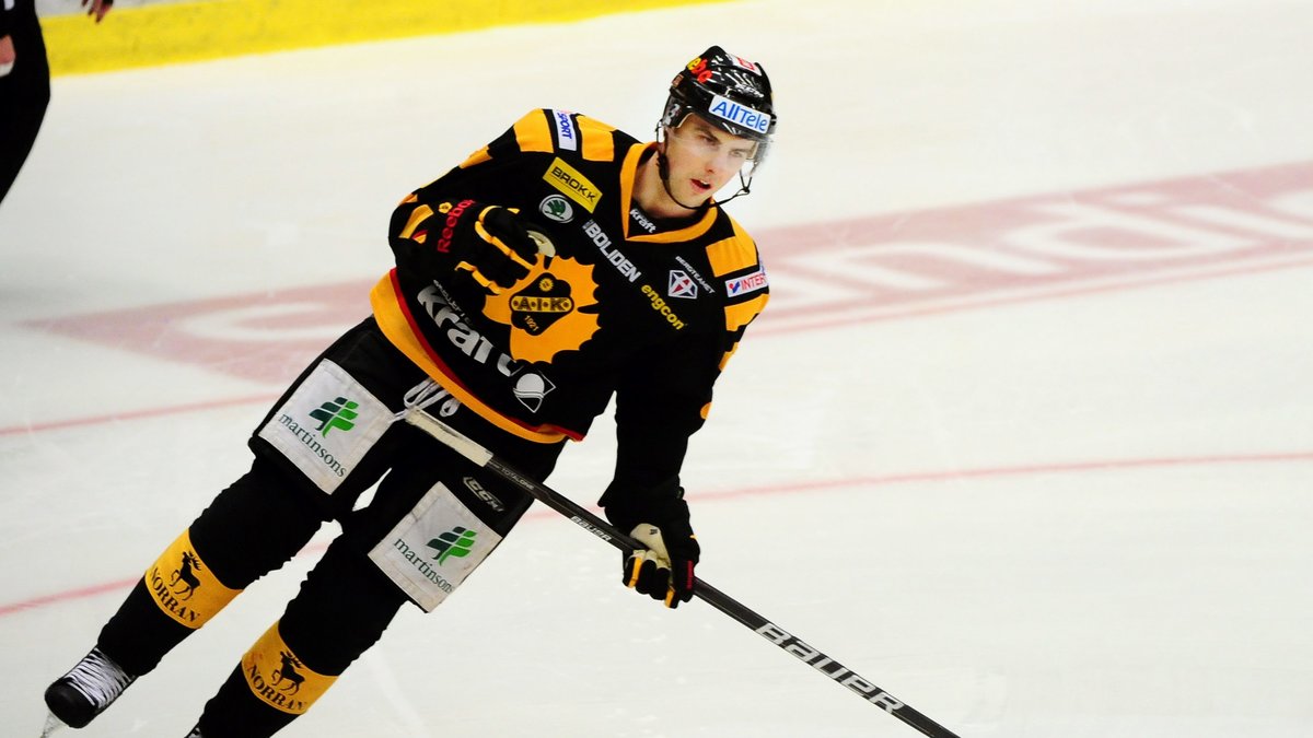 Joakim Lindström stängs av två matcher.