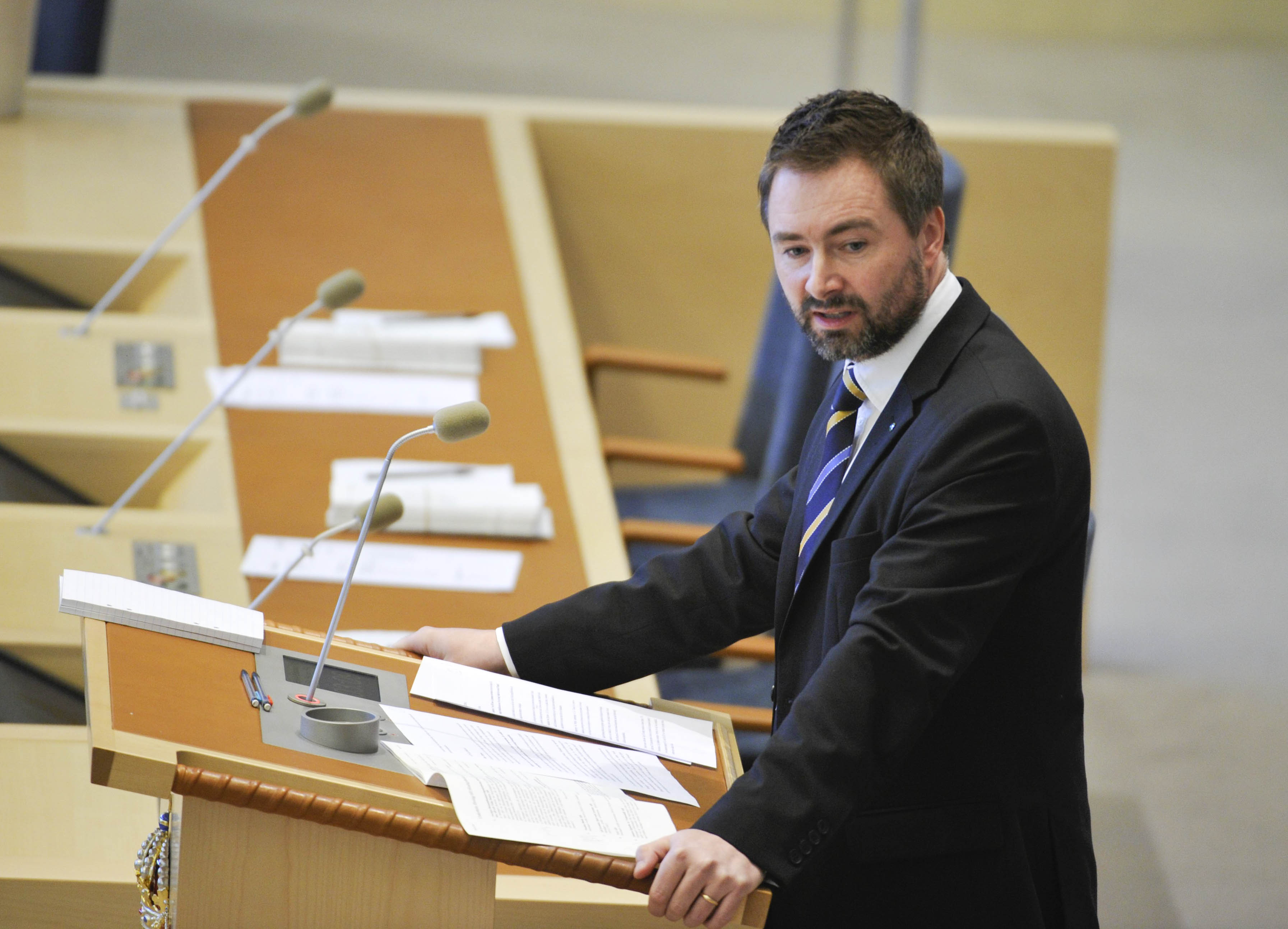 Centerpartiet, Erik A Eriksson, Håkan Juholt, Bostad, Riksdagen, Ersättning