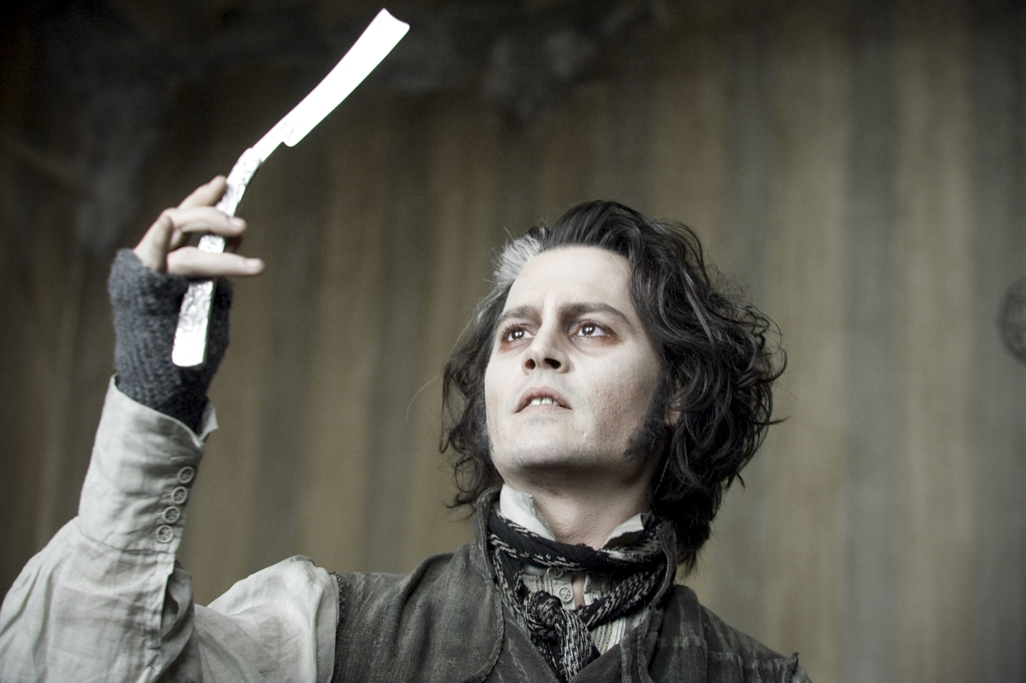 I sin debutfilm blev han mördad av Freddie Krueger. Vem är han? Jo, ingen mindre än Johnny Depp. Med nio och ett halvt dödsfall (hans karaktär återuppstår i den tredje piratfilmen) under sin karriär tar denne man hem tredjeplatsen. #3 I sin debutfilm blev han mördad av Freddie Krueger. Vem är han? Jo, ingen mindre än Johnny Depp. Med nio och ett halvt dödsfall (hans karaktär återuppstår i den tredje piratfilmen) under sin karriär tar denne man hem tredjeplatsen. #3