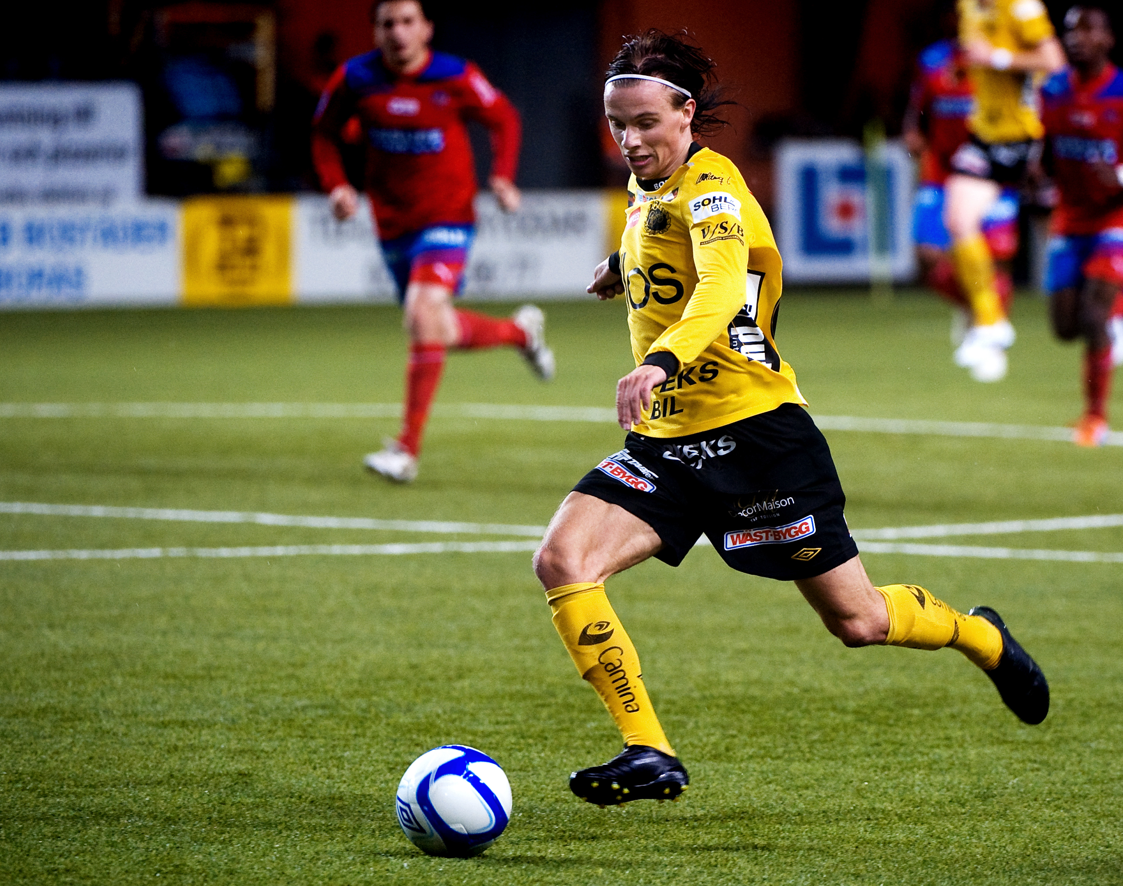 23. Niklas Hult, vänstermittfältare. Betyg: 4/5. Ung, rivig ytter som fick sitt stora genombrott förra året. En grym förmåga att kliva in i planen och avsluta på mål. Få som slår honom i en-mot-en-dueller. 23. Niklas Hult, vänstermittfältare. Betyg: 4/5. Ung, rivig ytter som fick sitt stora genombrott förra året. En grym förmåga att kliva in i planen och avsluta på mål. Få som slår honom i en-mot-en-dueller.