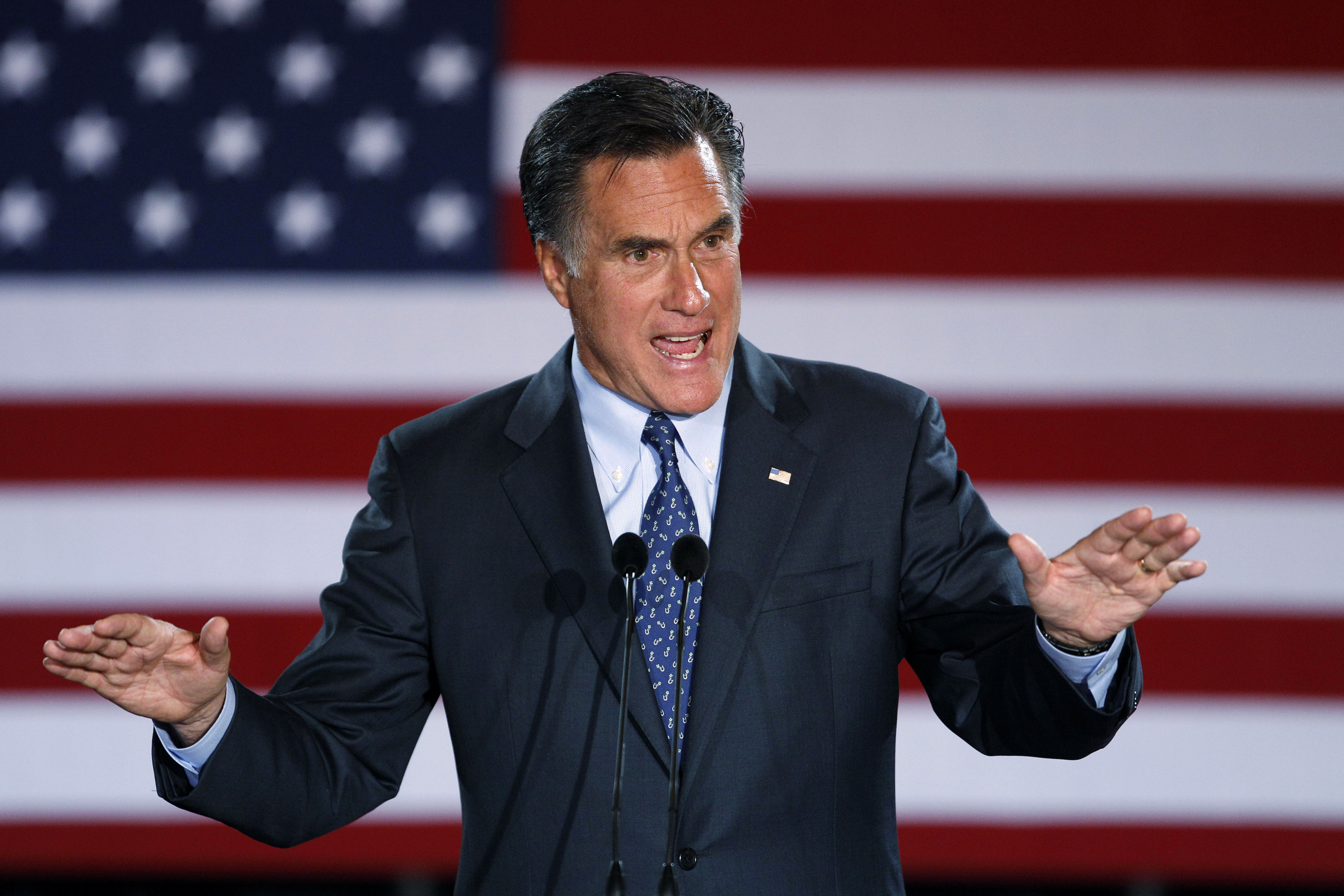 Mitt Romney fortsätter att hålla sina konkurrenter nere - natten till onsdagen kom ytterligare tre segrar.