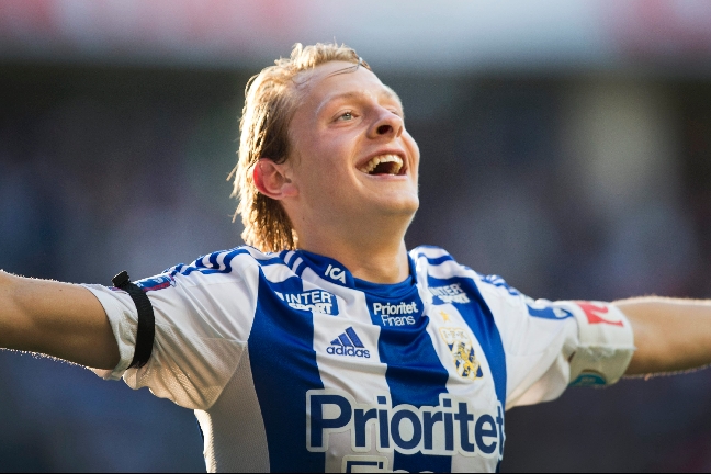 Joel Allansson kunde tillsammans med sina änglar jubla över tredje raka segern. Här firar han sitt första mål någonsin som även blev det sista i matchen. 2–0 till IFK Göteborg mot GIF Sundsvall.