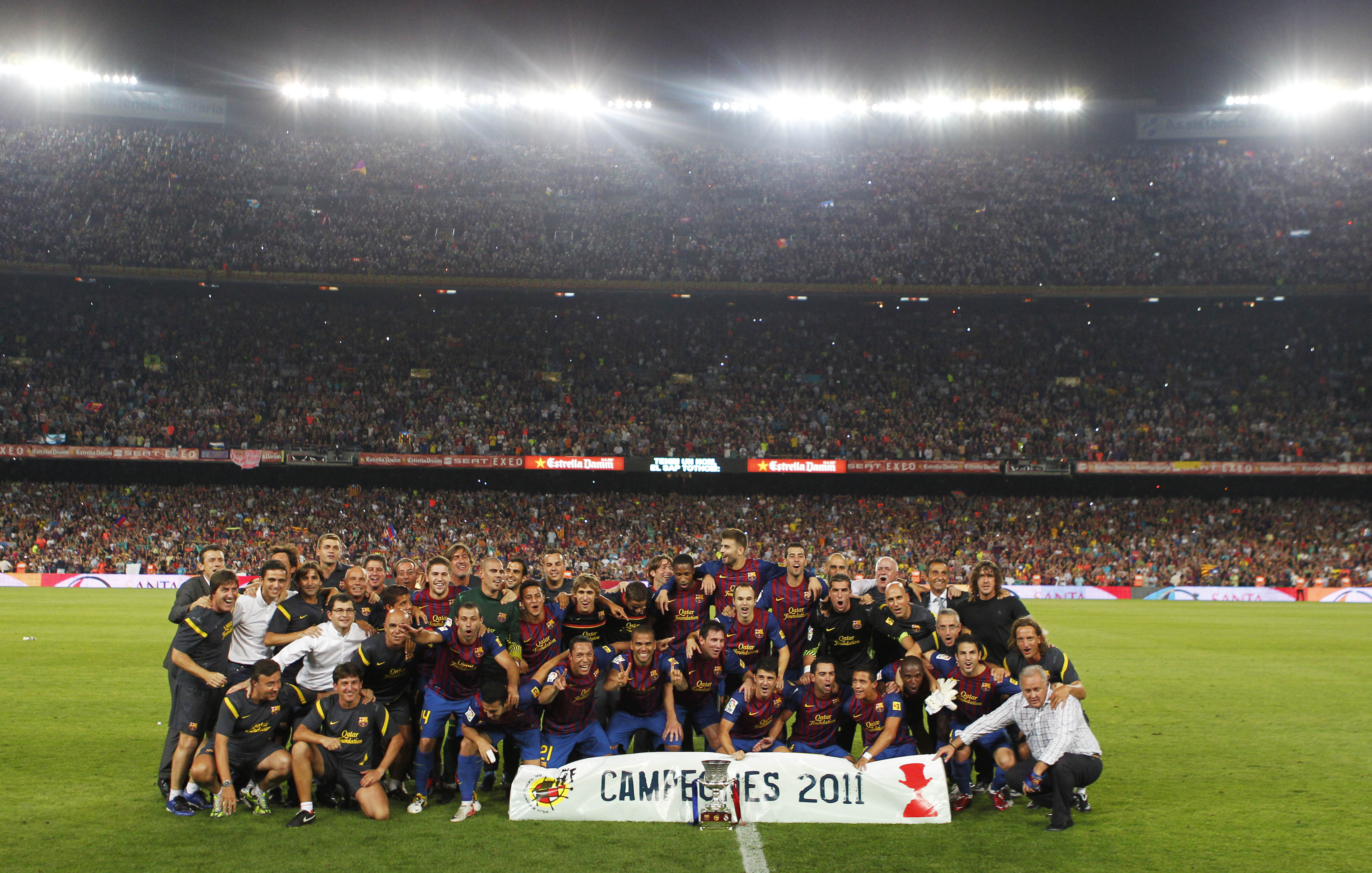 Barcelona firar Supercupsegern. Barcelona firar Supercupsegern.