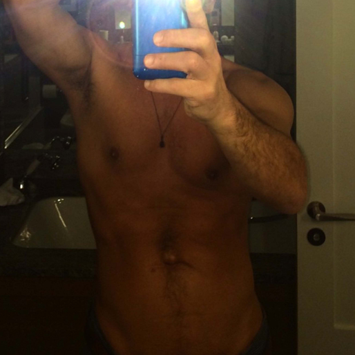 John Stamos bjuder på en selfie. John Stamos bjuder på en selfie.