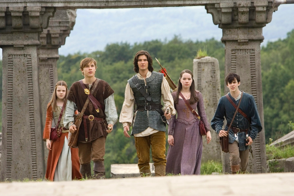 6. "Berättelsen om "Narnia: Prins Caspian" och "Pirates of the Carribean: Dead Man's Chest" var två dyra historier och gick på ca 1 563 975 000 kronor per film. 6. "Berättelsen om "Narnia: Prins Caspian" och "Pirates of the Carribean: Dead Man's Chest" var två dyra historier och gick på ca 1 563 975 000 kronor per film.