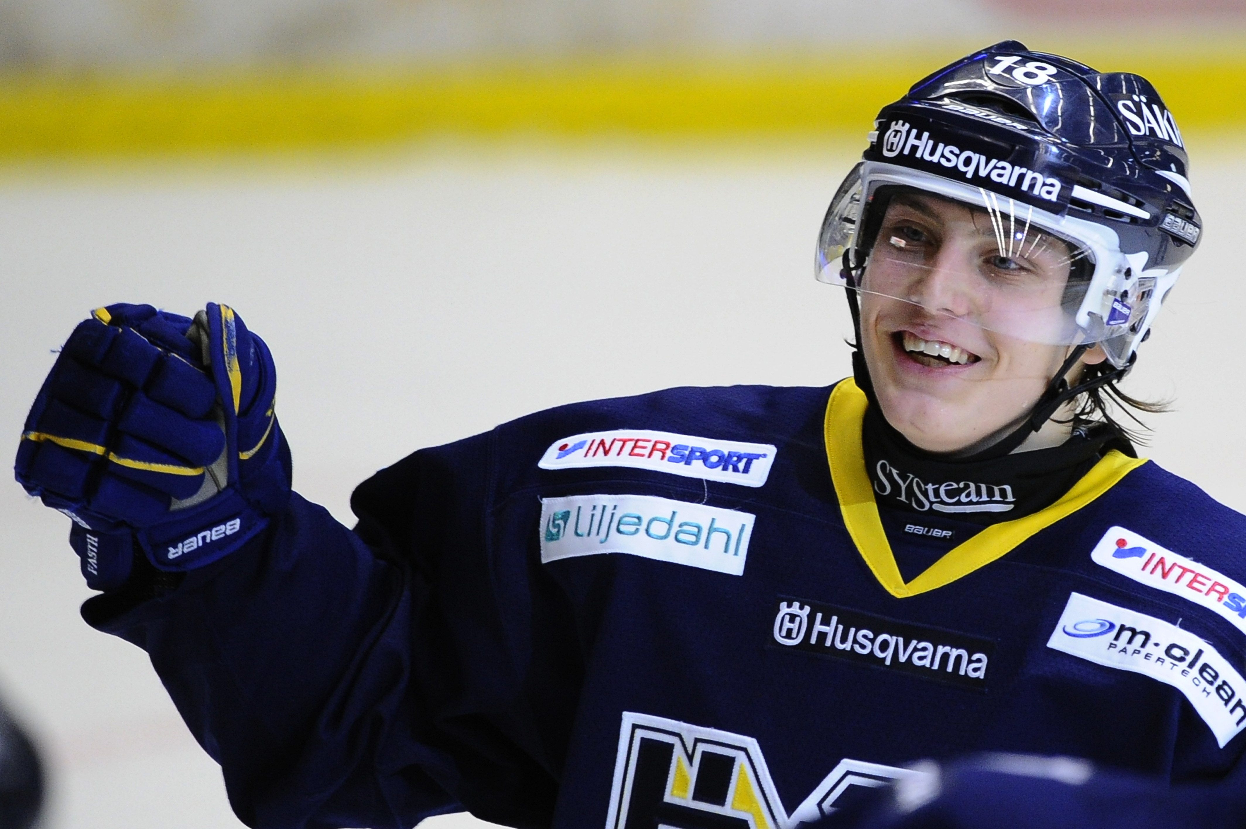 HV71:s JVM-spelare Jesper Fasth får också chansen att visa upp sig i Tre Kronor.