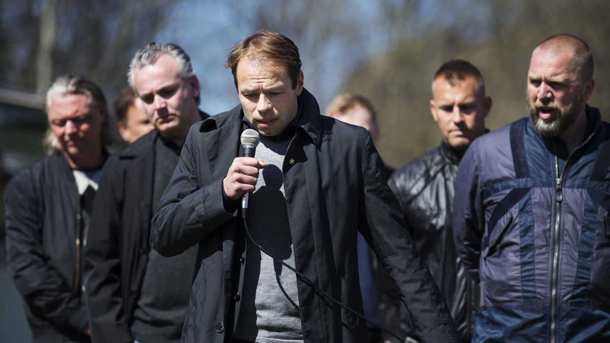 Andreas Alm tillsammans med bland annat Björn Wesström och Johan Segui på presskonferens på AIK:s träningsanläggning Karlberg.