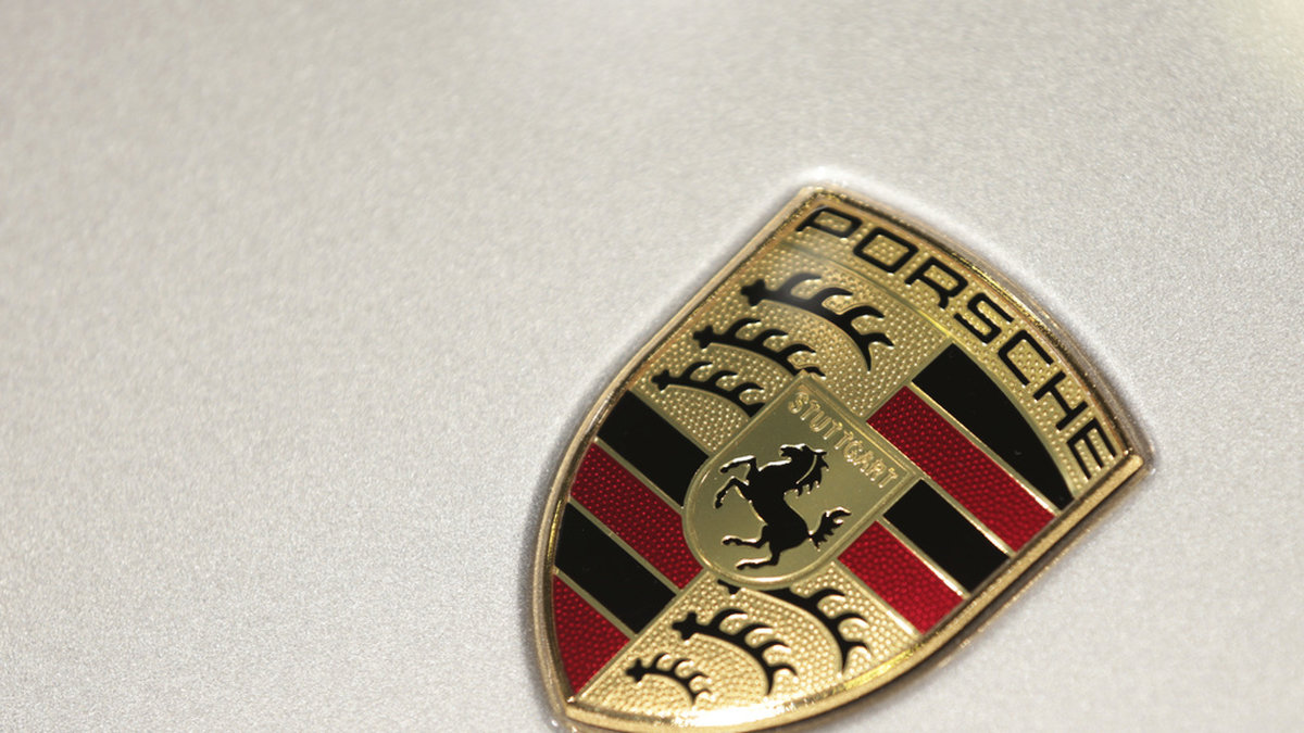 En av de stulna lyxbilarna var en Porsche värd minst två miljoner kronor. Arkivbild.