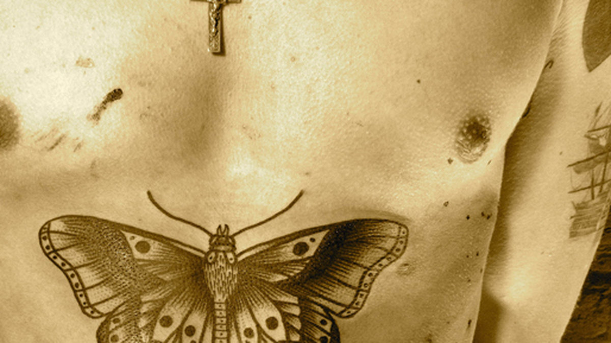 Den här stora fjärilen har Harry Styles tatuerat på bröstet, och den hör också till hans favoriter. 
