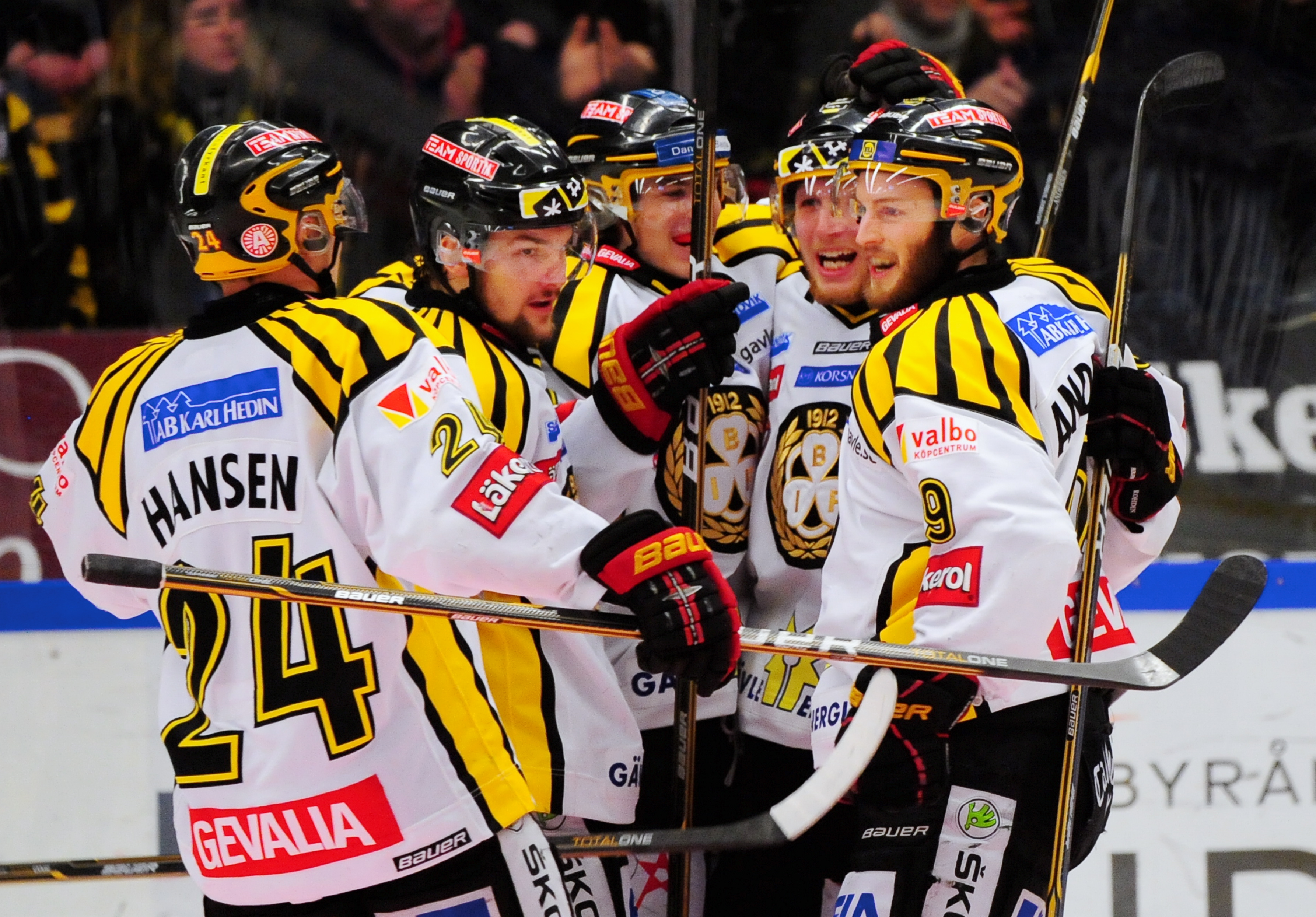 Brynäs har fått en rejäl skjuts framåt i och med bortasegern. Brynäs har fått en rejäl skjuts framåt i och med bortasegern.
