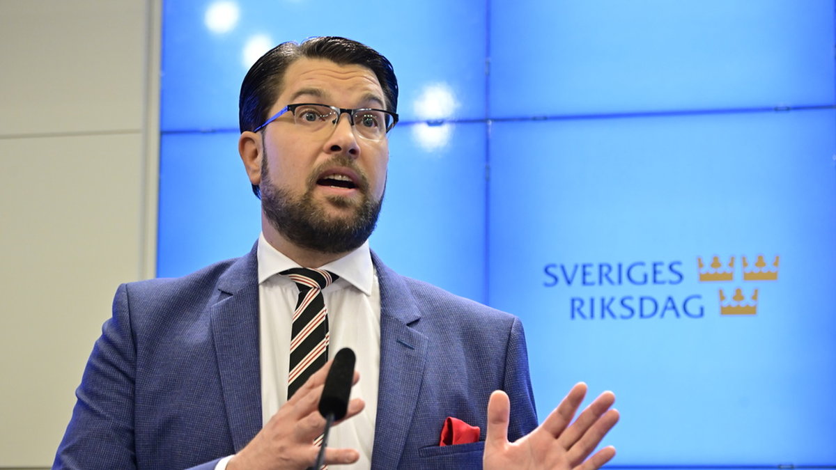 SD:s partiledare Jimmie Åkesson är tveksam till att vi befinner oss i en klimatkris, rapporterar SVT.