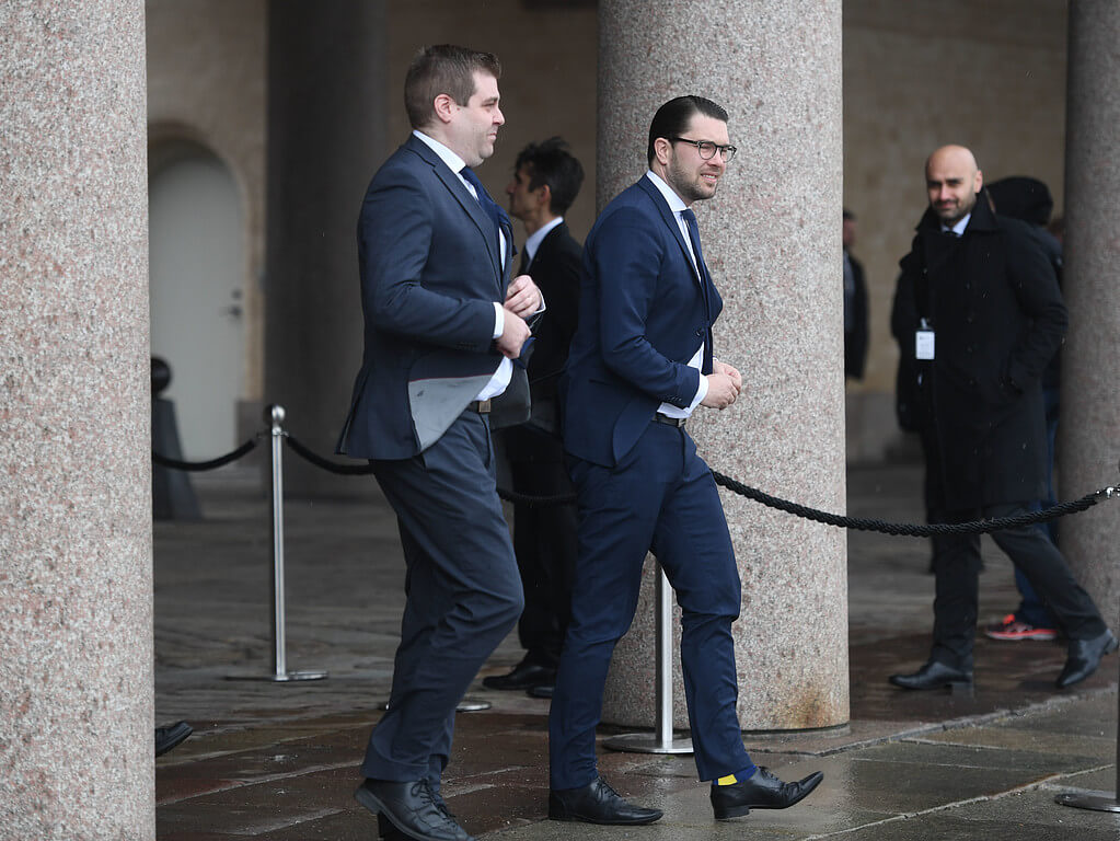 Sverigedemokraternas partiledare Jimmie Åkesson anländer till stadshuset. Sverigedemokraternas partiledare Jimmie Åkesson anländer till stadshuset.
