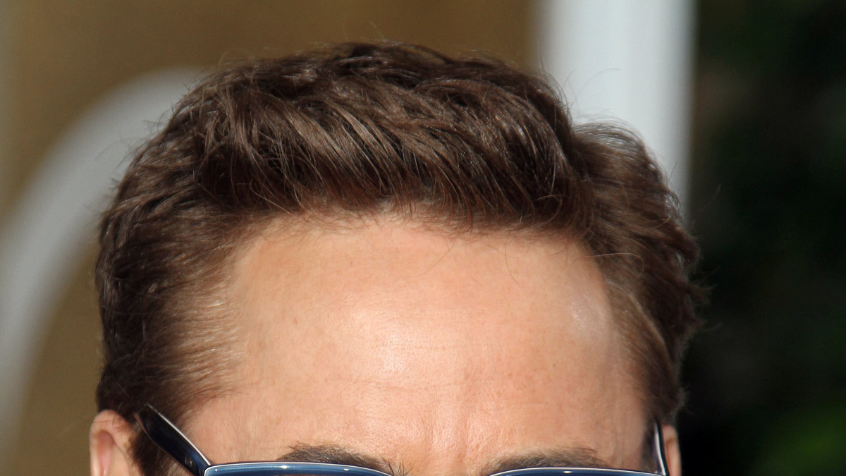 9. Att Robert Downey Jr är en av få som bör upp tonade glasögon. 