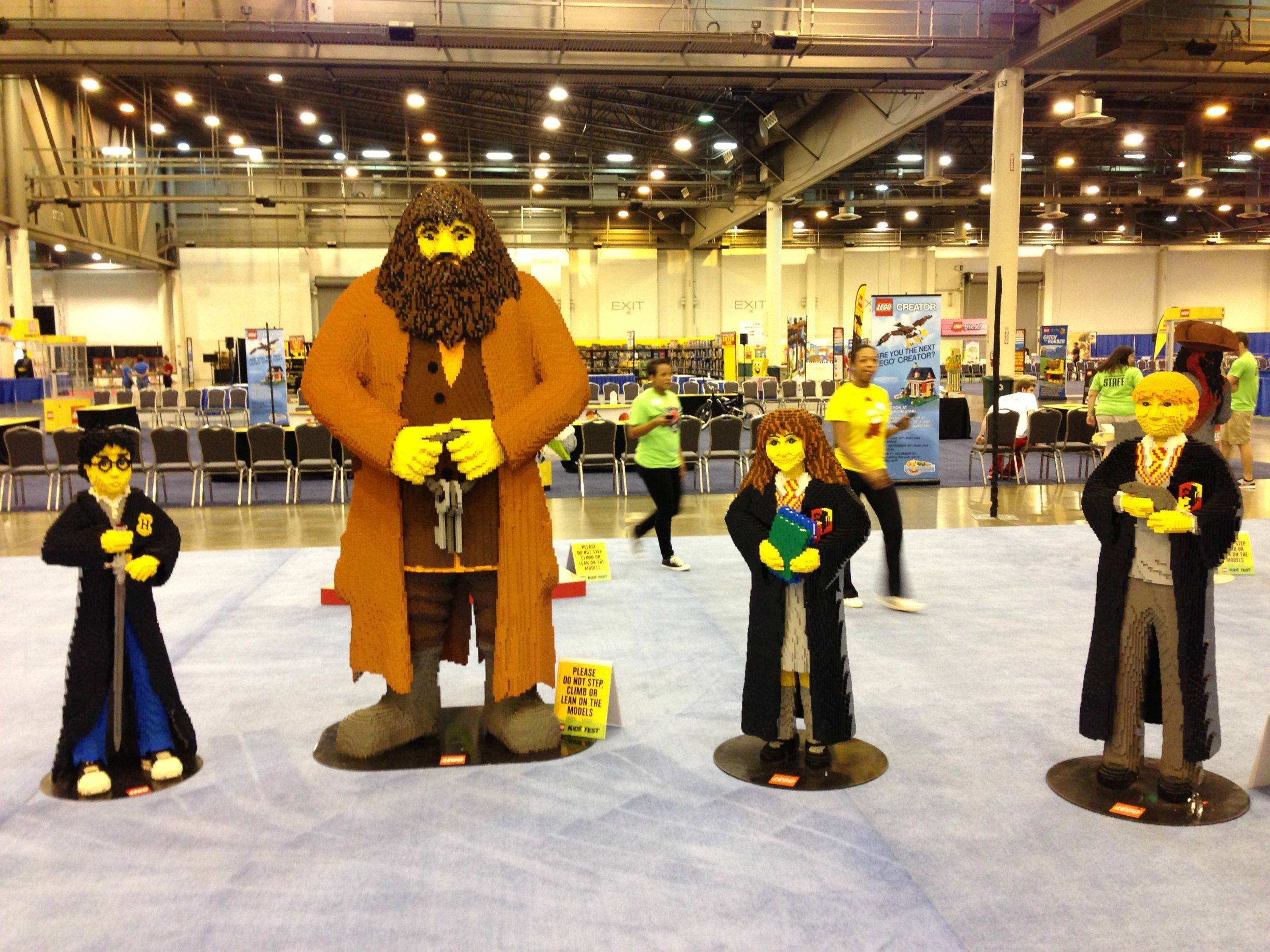 Harry Potter, Hagrid, Hermione och Ron. Harry Potter, Hagrid, Hermione och Ron.