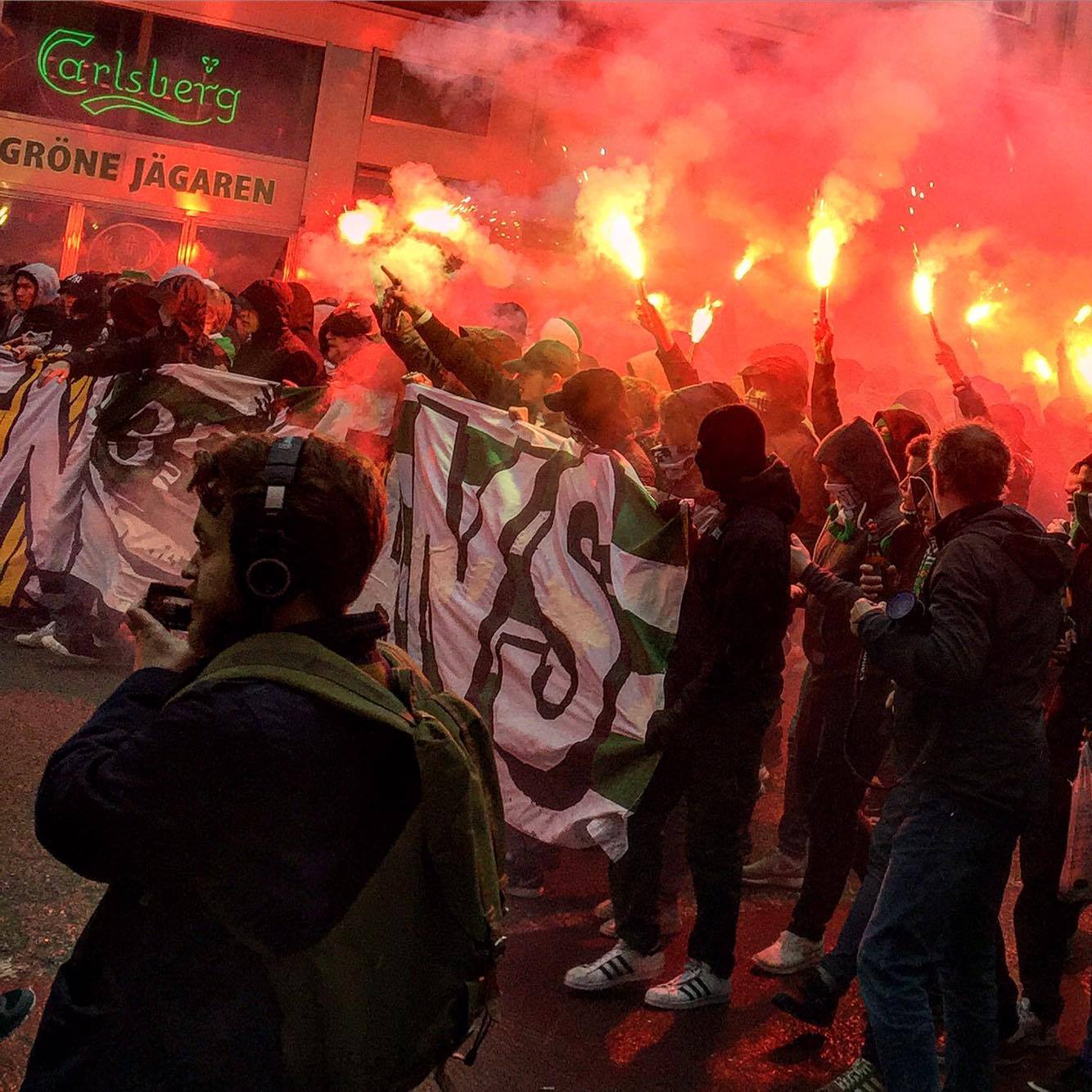 Helena Bergström skriver om sina upplevelser av Hammarby-fansen marsch i går.