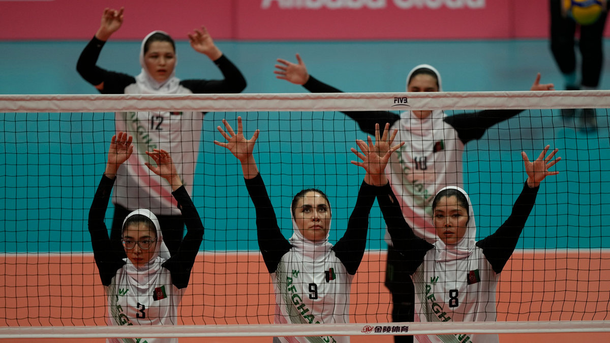 Talibanstyret tillåter inte kvinnor att idrotta i Afghanistan, men vid asiatiska spelen i Kina 2023 deltog ett volleybollandslag med spelare som levde i exil. Arkivbild.