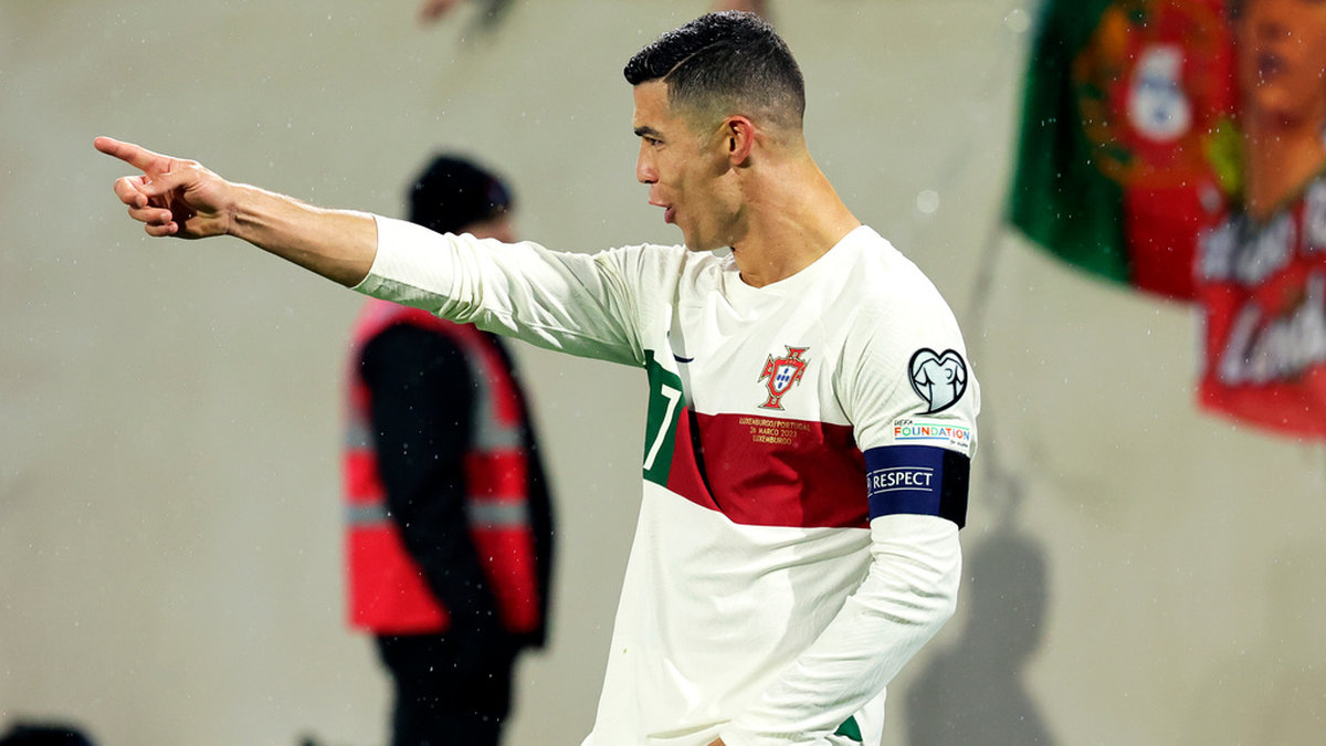 Cristiano Ronaldo gjorde två av målen när Portugal slog Luxemburg med 6–0 i EM-kvalet.
