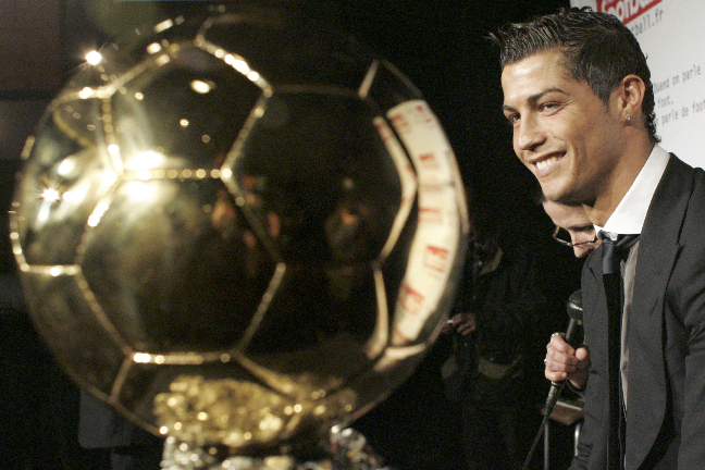 Cristiano Ronaldo fick priset efter sin lysande säsong med Manchester United 2008.