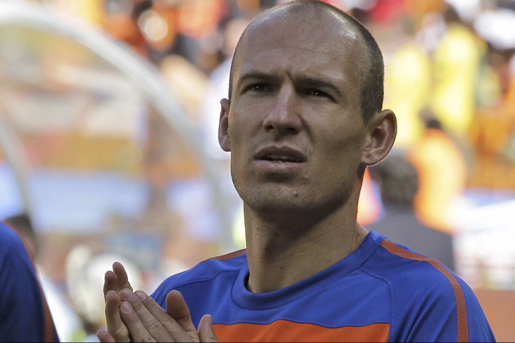 Arjen Robben, VM i Sydafrika, Bert van Marwijk, Holland, Skada, Kamerun