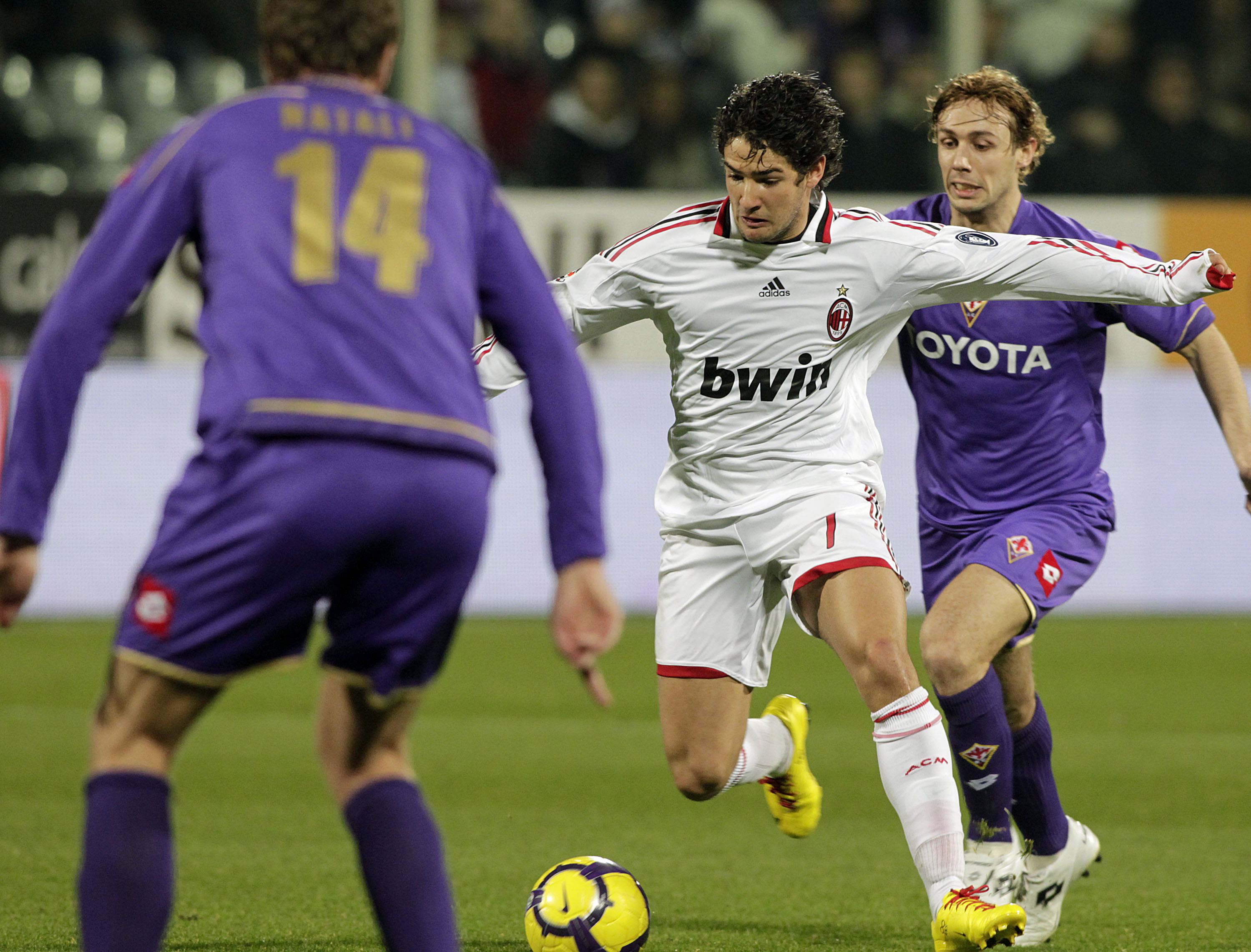 Alexandre Pato blev stor hjälte för Milan när han avgjorde på stopptid.