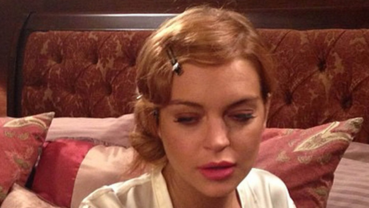 Lindsay Lohan gosar i sidenmorgonrock. 