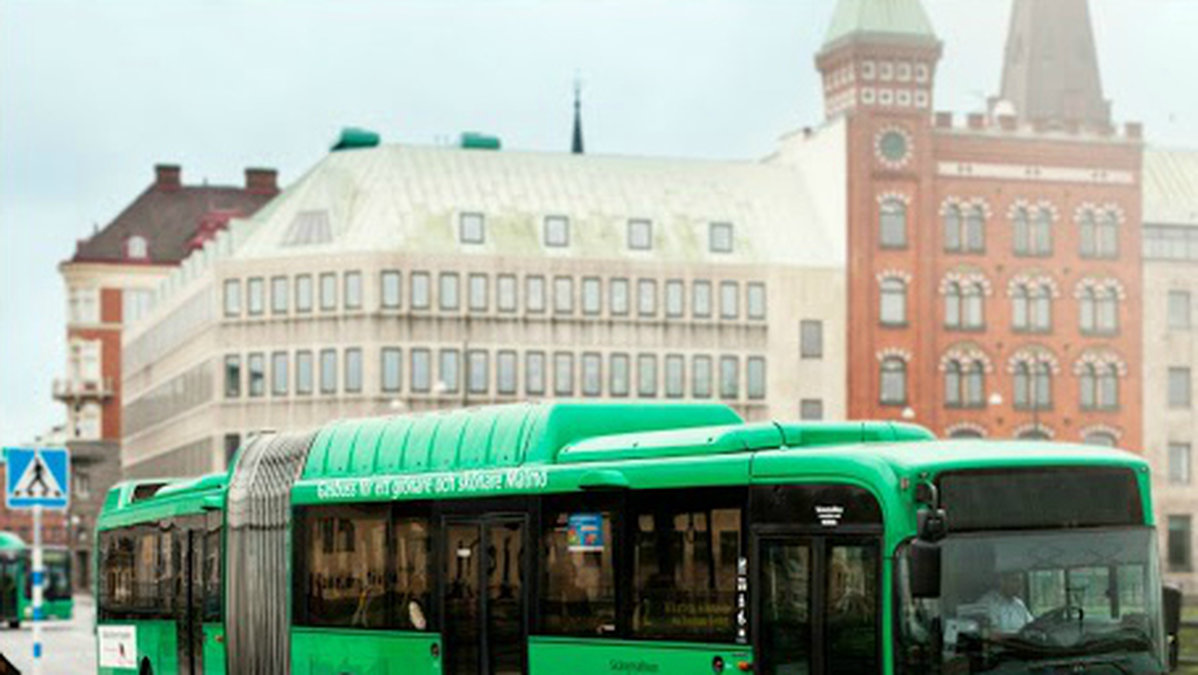 Ofredandet skedde på en buss i Malmö, på väg mot Oxie.