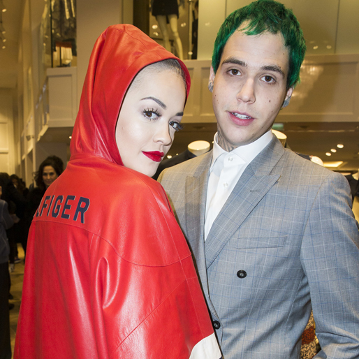Efter ett år tillsammans gick Rita Ora och Ricky Hilfiger skilda vägar den 21 juli. – De var bägge för upptagna, distansen blev för jobbig, och de bestämde sig istället för att vara singlar och fortfarande vara vänner, sa en källa till Us Weekly. Efter ett år tillsammans gick Rita Ora och Ricky Hilfiger skilda vägar den 21 juli. – De var bägge för upptagna, distansen blev för jobbig, och de bestämde sig istället för att vara singlar och fortfarande vara vänner, sa en källa till Us Weekly.