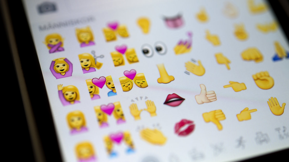 "Fenomenet med emojis har växt ur textmeddelande-kavajen, och syns nu överallt."