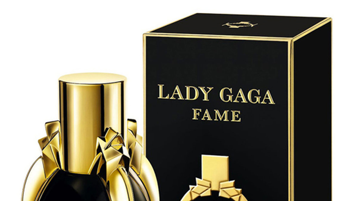 Parfymen som säljer som smör i övriga världen redan, och som är anledning till varför Gaga kan dyka upp på Åhléns. 