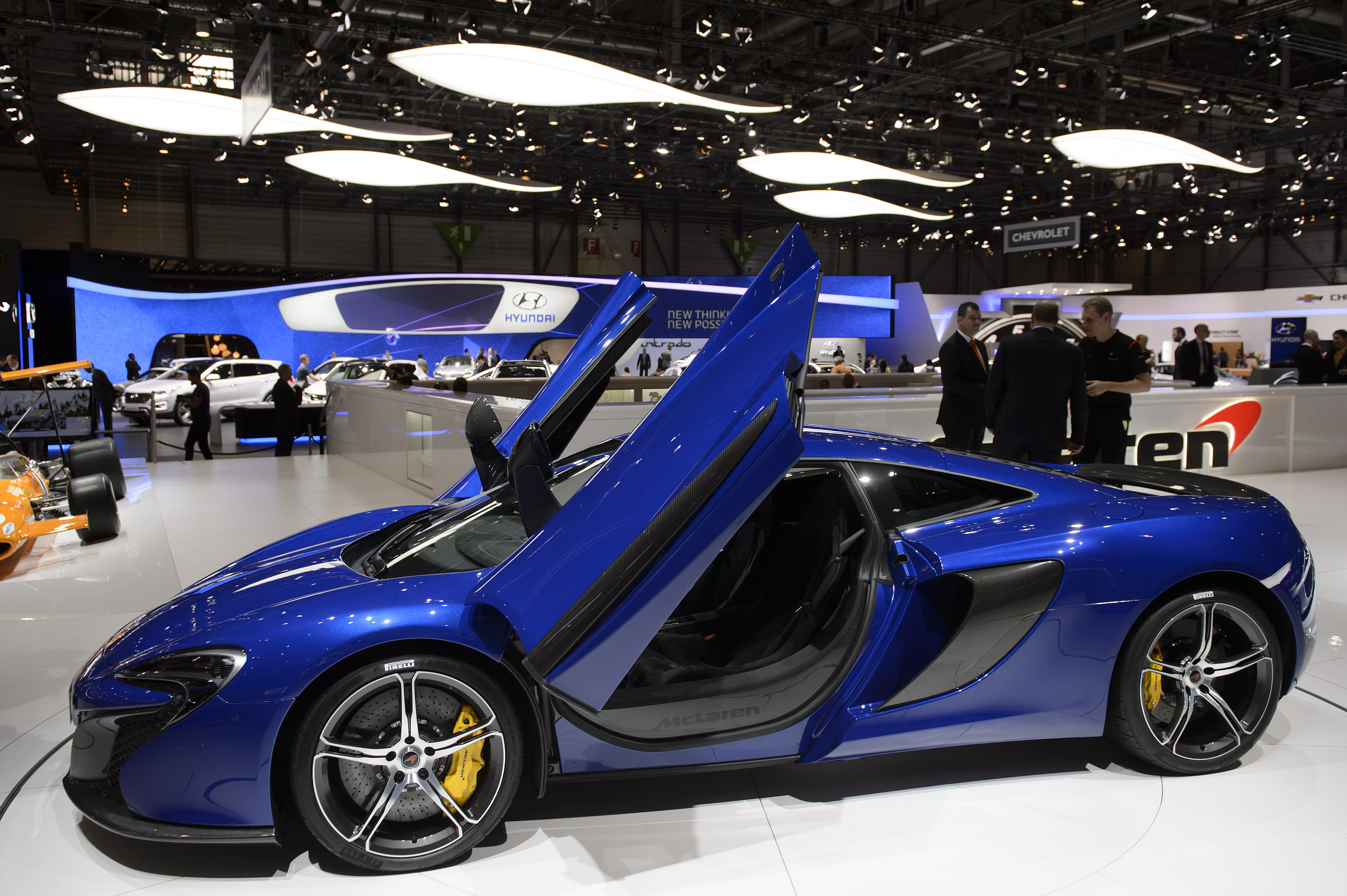 14. McLaren 650S. Topphastighet: 333 km/h, 0-100 på 3,0 sekunder. 14. McLaren 650S. Topphastighet: 333 km/h, 0-100 på 3,0 sekunder.