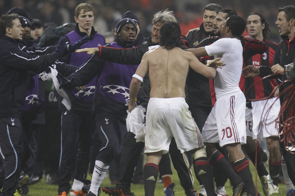 Milan åkte ut mot ett entusiastiskt Tottenham i Champions league. Gattuso gjorde bort sig efter matchen framför Tottenhams bänk.