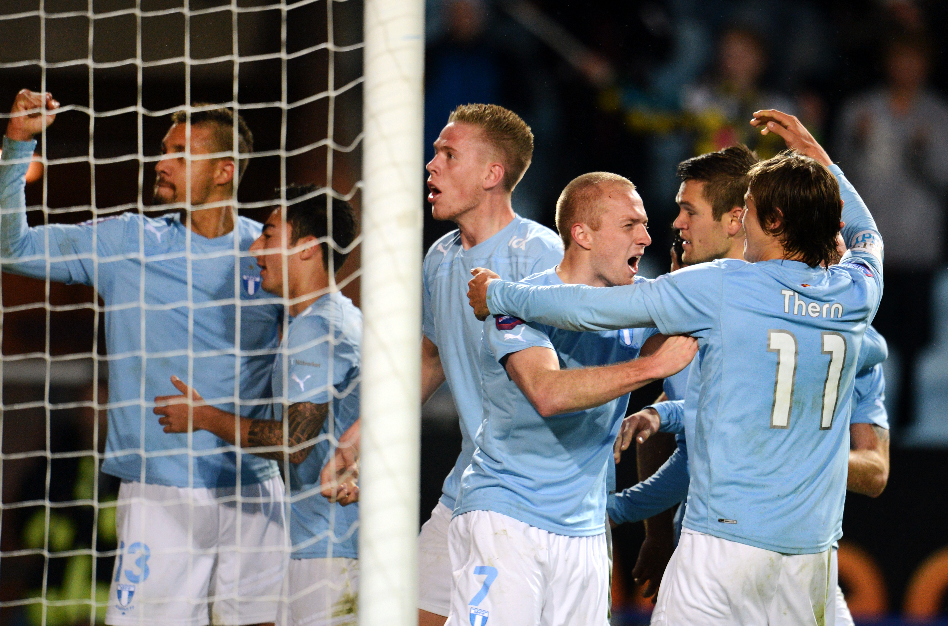Malmöspelarna var minst sagt glada över första segern för säsongen. 