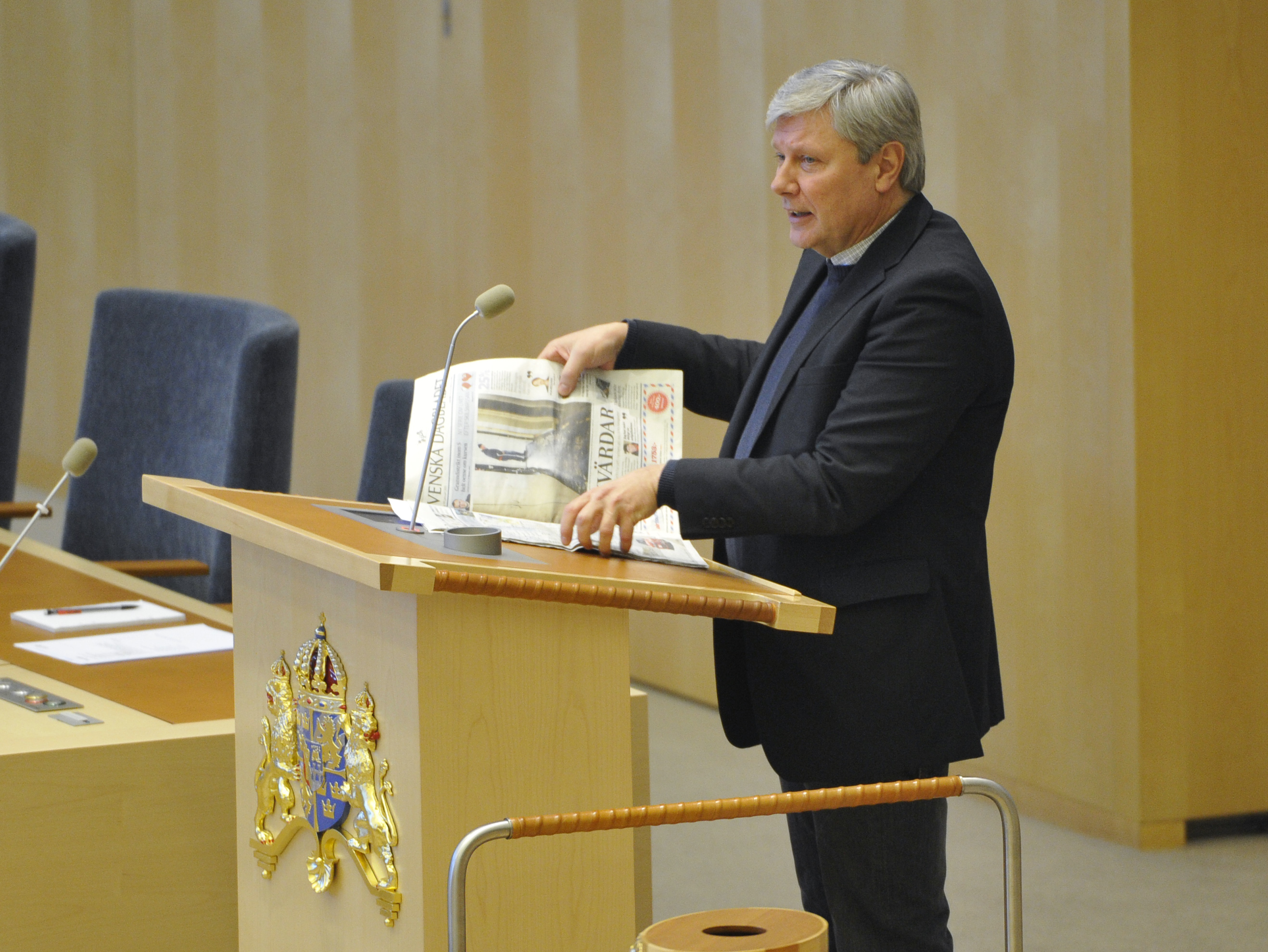Lars Ohly slutar som partiledare efter kongressen i januari men kommer att fortsätta sitt riksdagsarbete.
