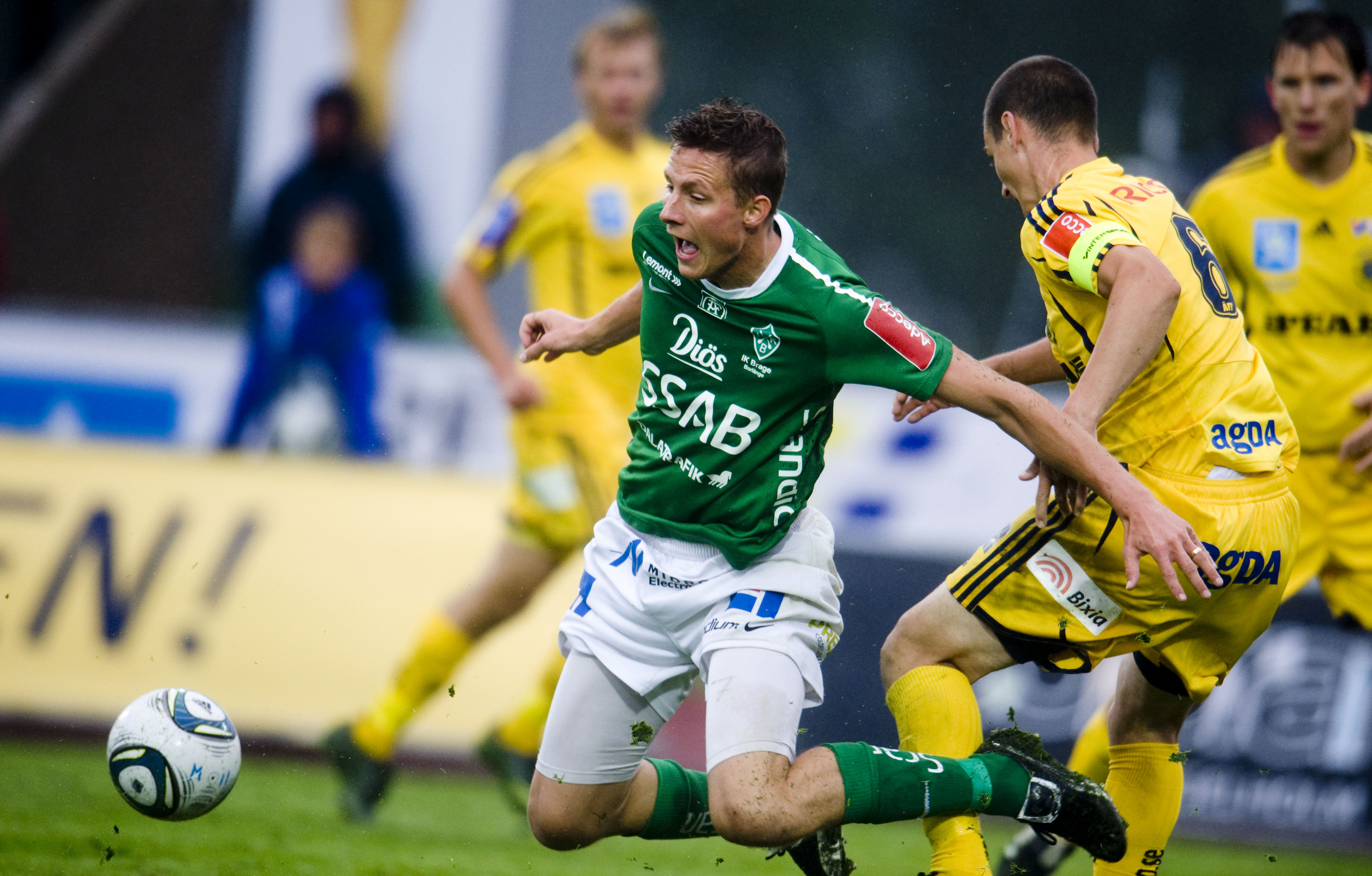 9. Johan Eklund, anfallare. Betyg: 2/5. Nyförvärv från Brage som får axla den ensamma anfallsrollen. Har gjort 20 mål på två säsonger i superettan. 9. Johan Eklund, anfallare. Betyg: 2/5. Nyförvärv från Brage som får axla den ensamma anfallsrollen. Har gjort 20 mål på två säsonger i superettan.