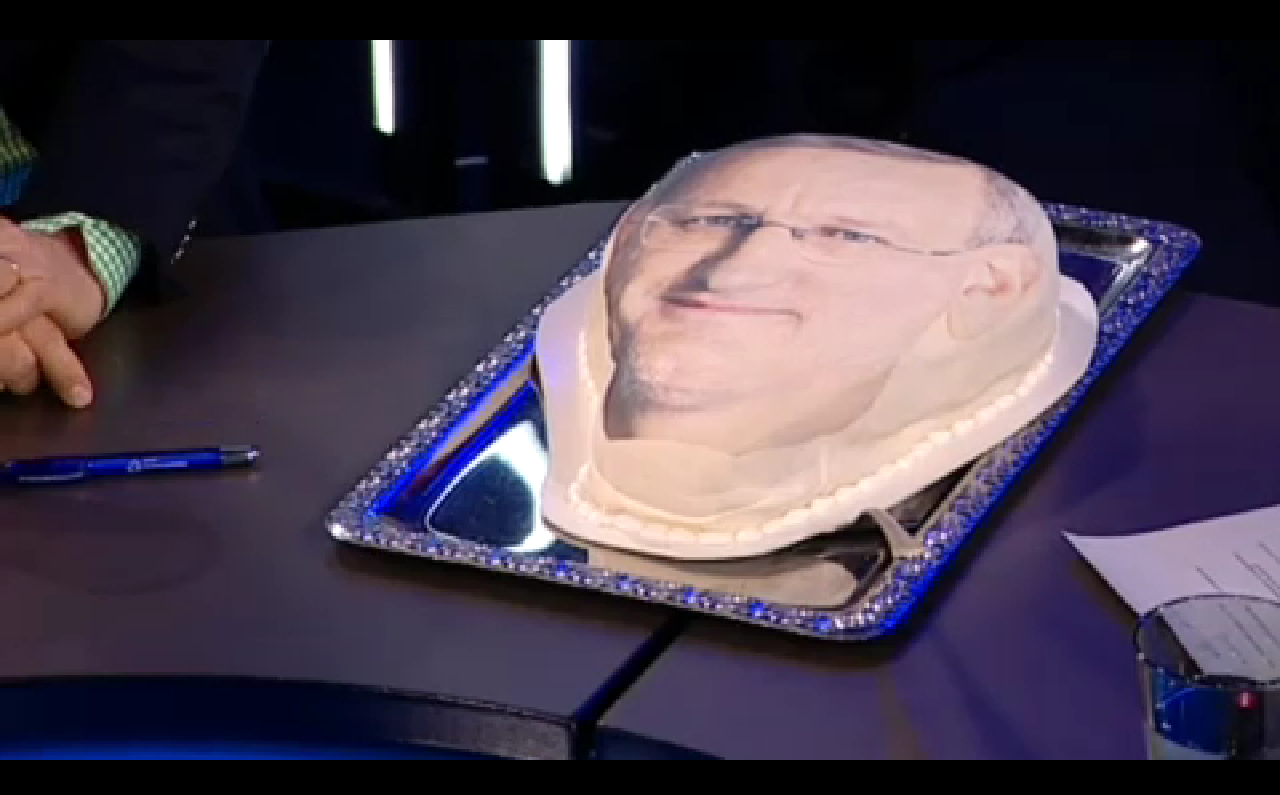 Här är tårtan som föreställer Carl Bildt.