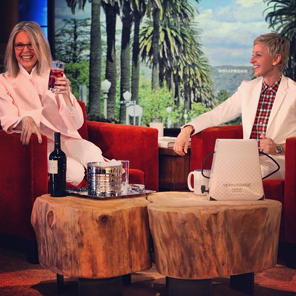 19. Ellen DeGeneres som har sin egen talkshow har 2,4 miljoner. - theellenshow