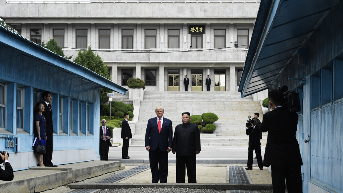 Dåvarande president Donald Trump stod 2019 som första amerikansk president på nordkoreansk mark i Panmunjom, mellan Nord- och Sydkorea. Han träffade Nordkoreas diktator Kim Jong-un. Arkivbild.