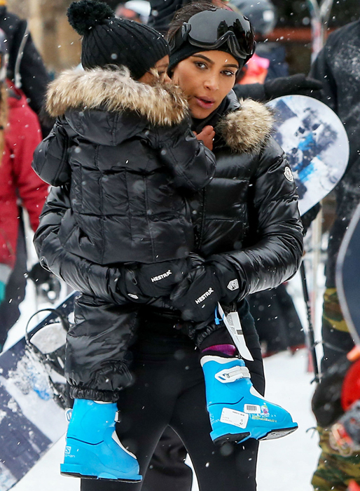 Kim Kardashian och North West är och åker skidor i Vail, Colorado. Kim Kardashian och North West är och åker skidor i Vail, Colorado.