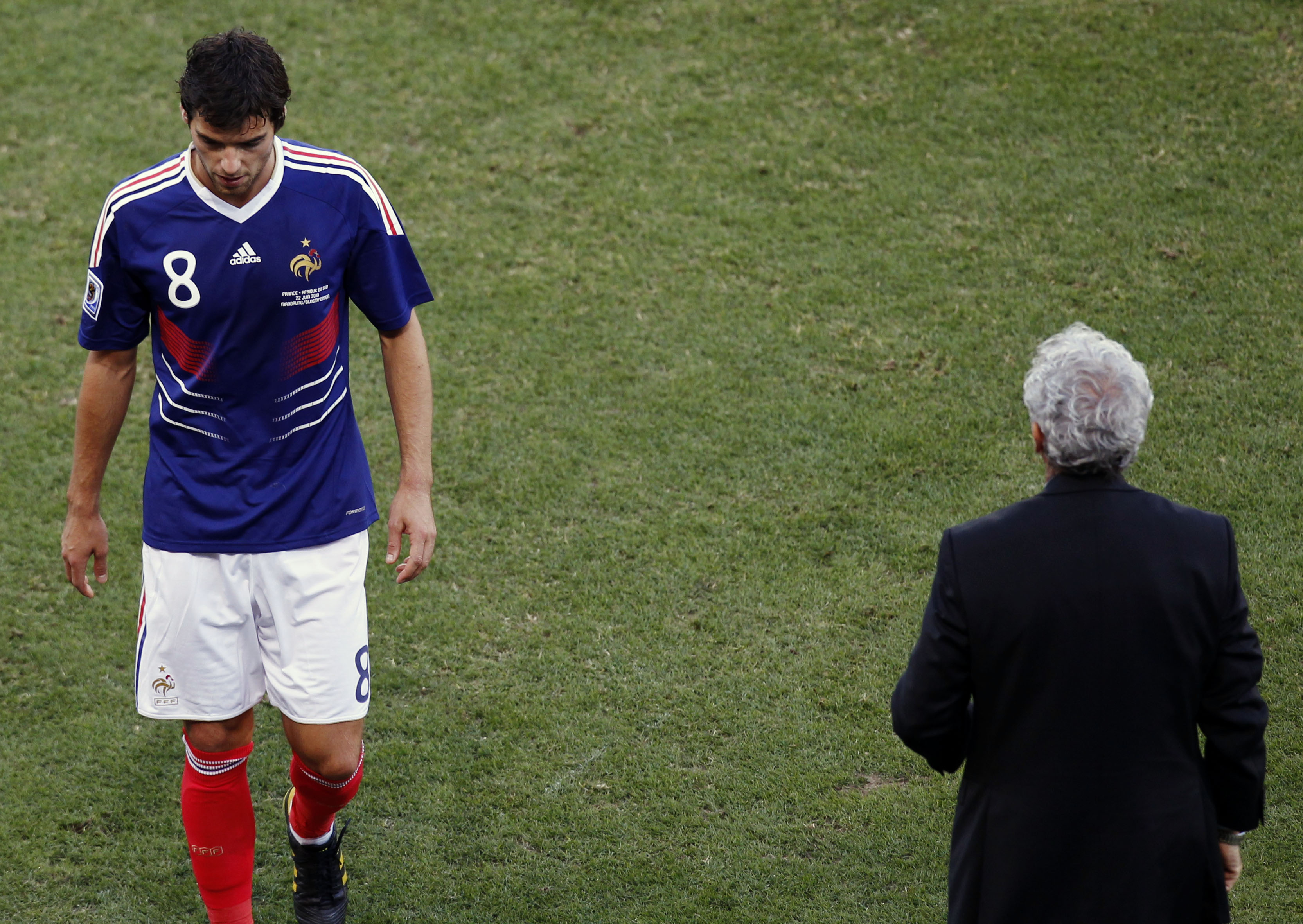 Lyon-mittfältaren var stor syndabock när han visades ut i den avgörande gruppspelsmatchen i VM 2010 mot Sydafrika.