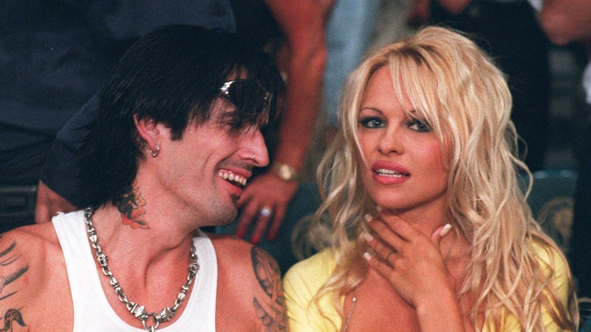 Pamela Anderson med sin dåvarande make Tommy Lee, 1995.