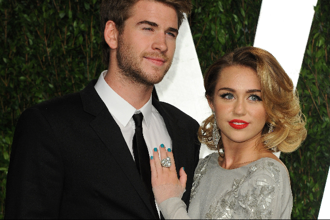Privat fingrar Miley helst på pojkvännen Liam sedan nästan tre år tillbaka.