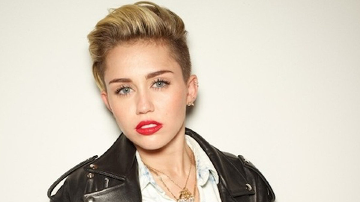 Miley Cyrus för YOU Magazine. 