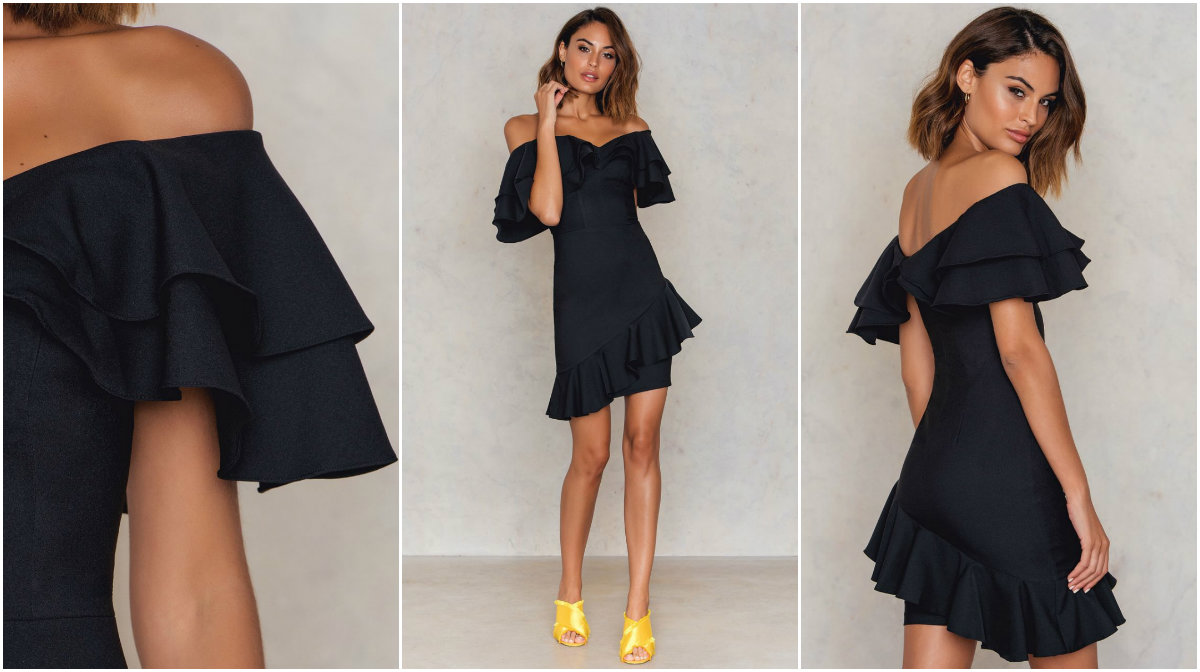 Off Shoulder Frill Dress i svart Off Shoulder Frill Dress i svart