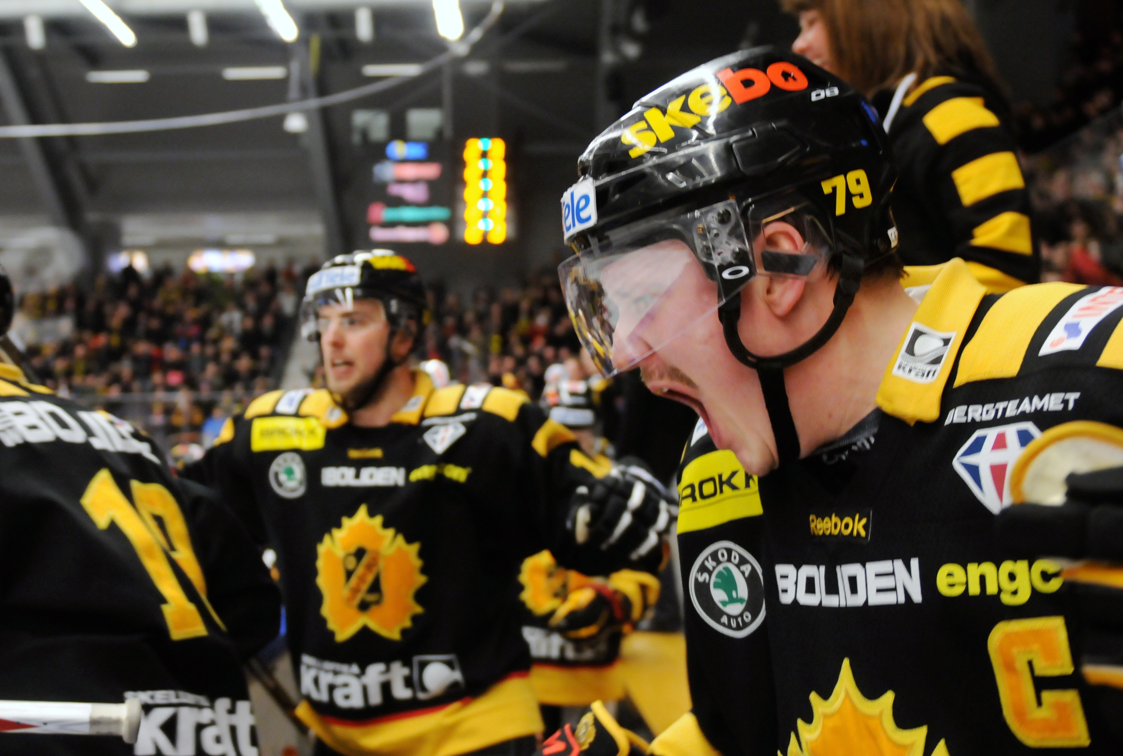 Men i slutändan gick de segrande ur serien och kravlade sig vidare i SM-slutspelet. Men i slutändan gick de segrande ur serien och kravlade sig vidare i SM-slutspelet.
