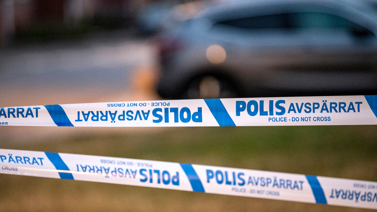 En man har hittats skottskadad i Jönköping.