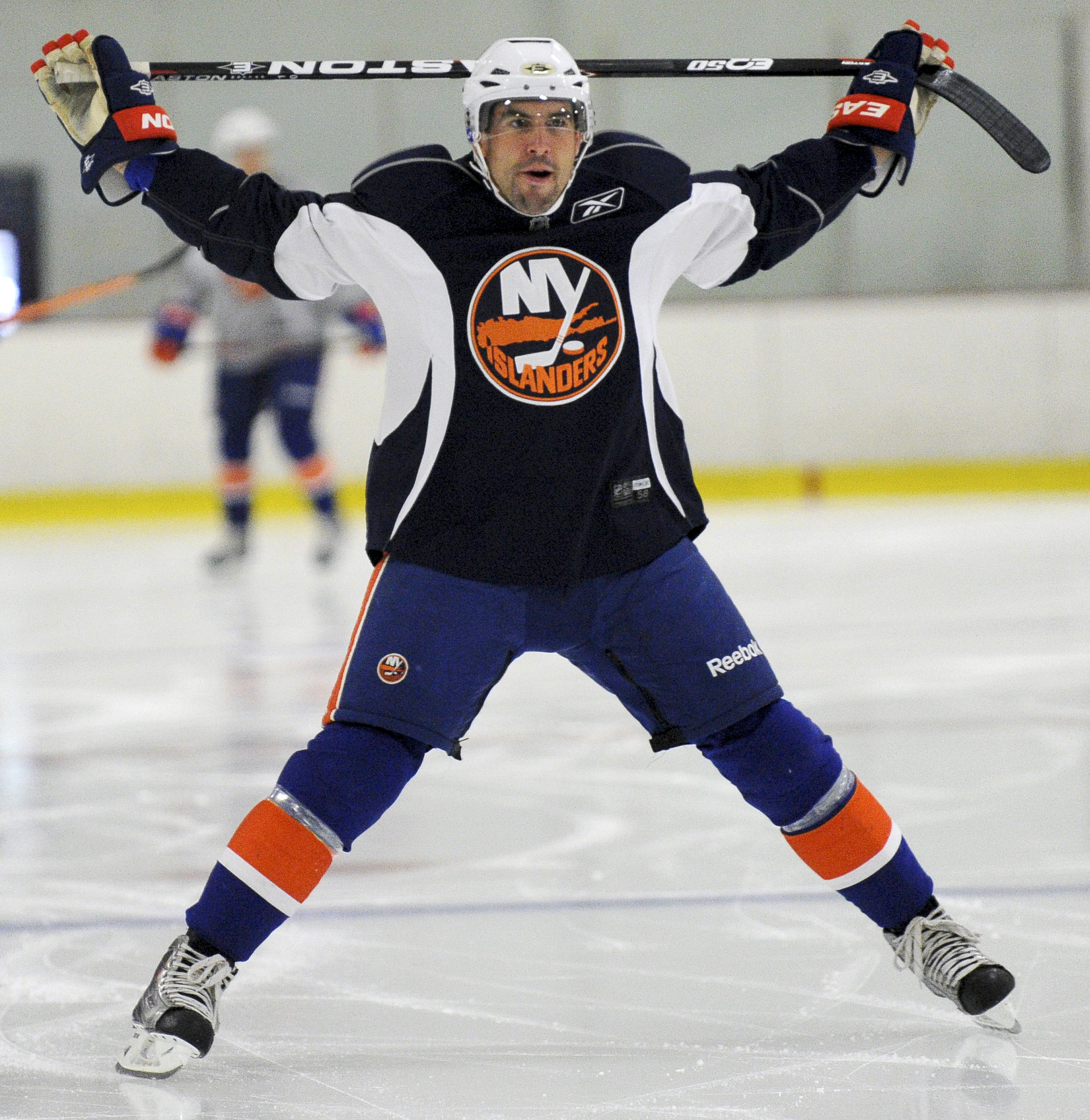 Mike Mottau har nog inget emot att lämna bottenlaget Islanders. Mike Mottau har nog inget emot att lämna bottenlaget Islanders.
