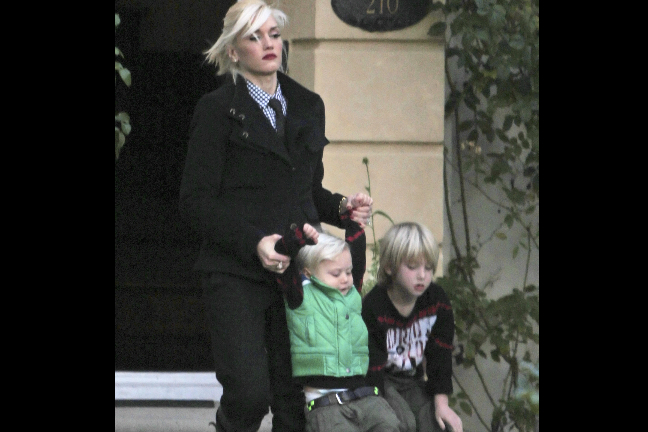Gwen Stefani med kidsen. 