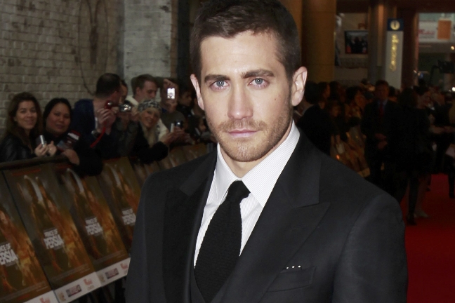 Jake Gyllenhaal - i kort hår. 