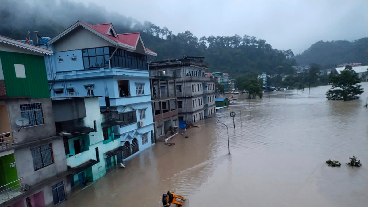 Sikkim i norra Indien har drabbats av dödliga översvämningar.